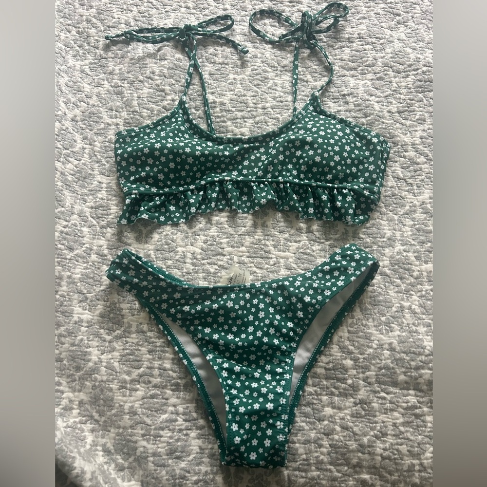 Women’s  Green Floral Swim Set